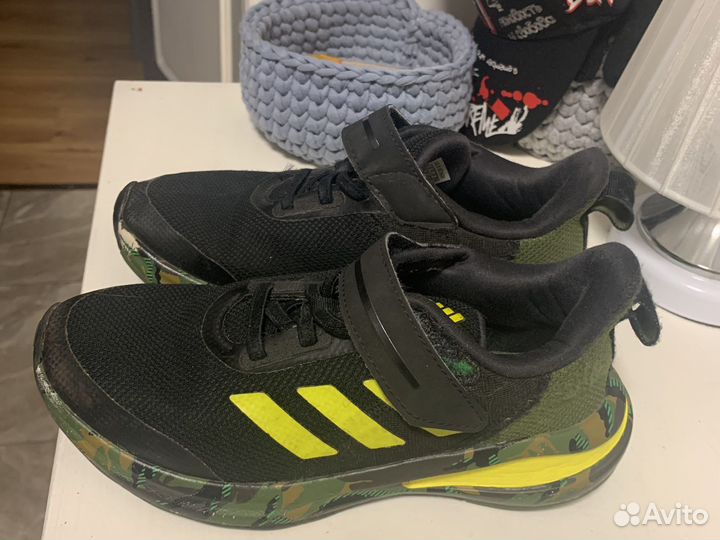 Кроссовки Adidas