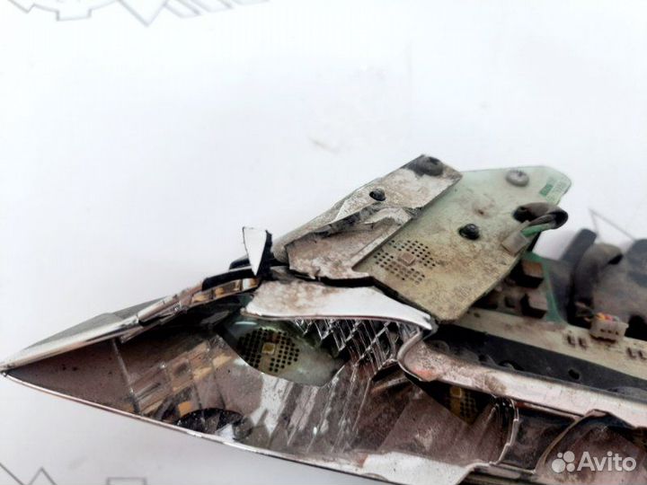 Фара запчасти передняя правая Lexus Rx350 AL10