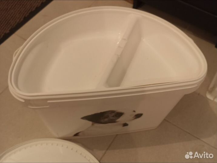 Переносной контейнер для корма Royal canin