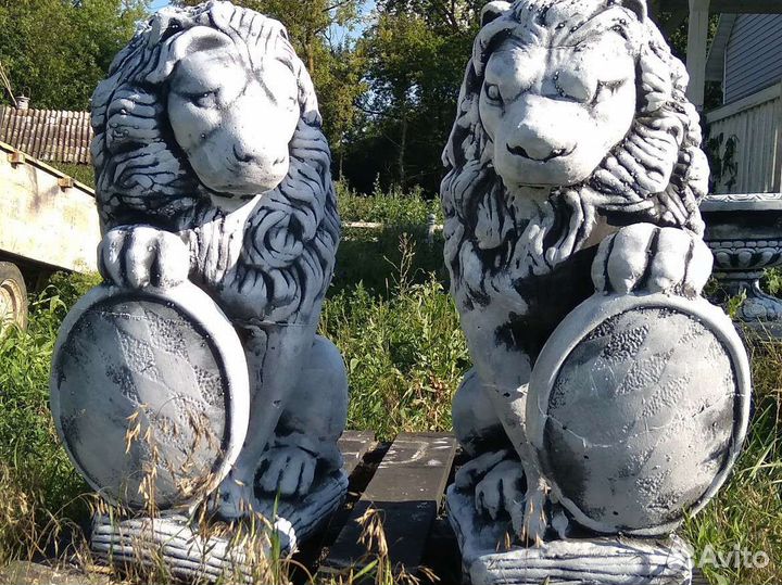 Фигуры львов