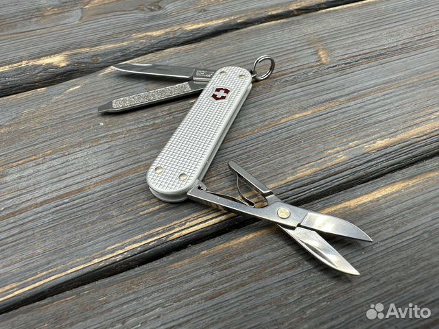 Нож брелок Victorinox Classic Alox Silver купить в Москве | Хобби и ...