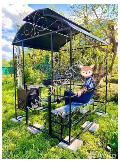 Мангал с крышей