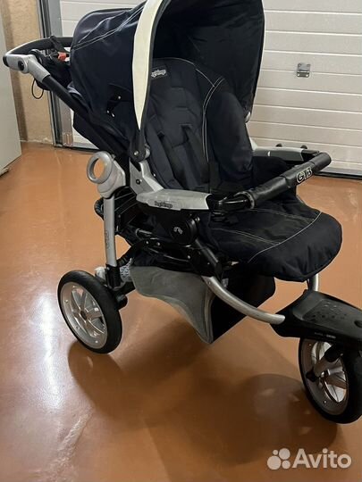 Прогулочная коляска