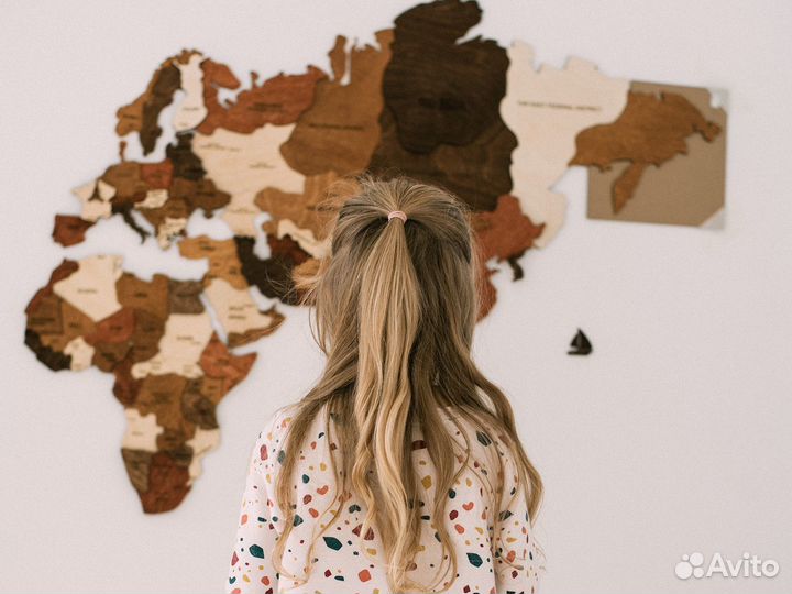 Деревянная карта мира ручной работы