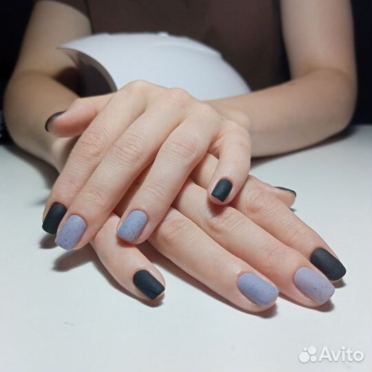 Модель на маникюр