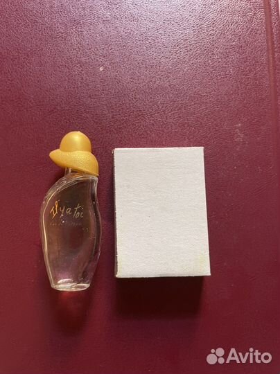 Флакон из- под духов