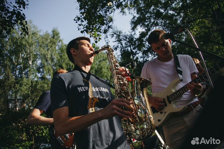 Саксофонист