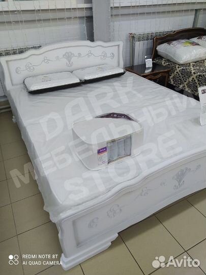 Кровать массив