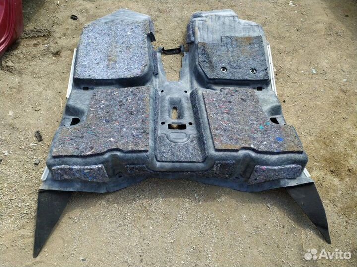 Обшивка пола Renault Duster HSA F4R