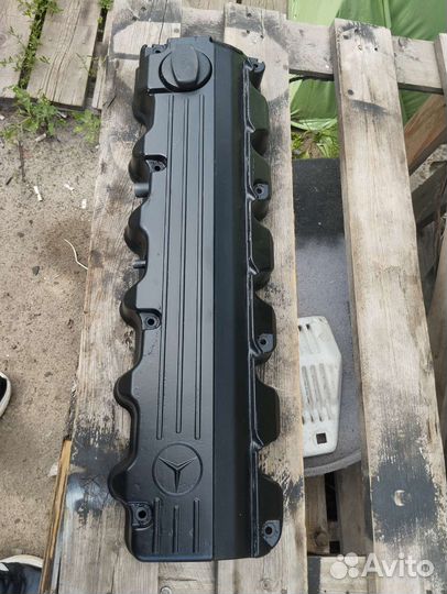 Клапанная крышка М103 мерседес