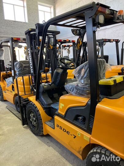 Вилочный погрузчик Hyundai 35LE-7, 2023