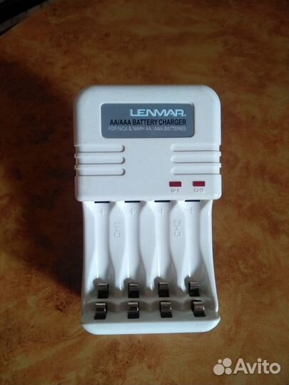 Зарядное устройство Lenmar PRO120