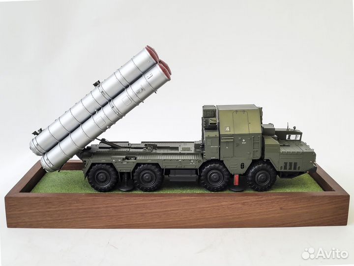 Модель зенитный ракетный комплекс С - 300 (С300 )