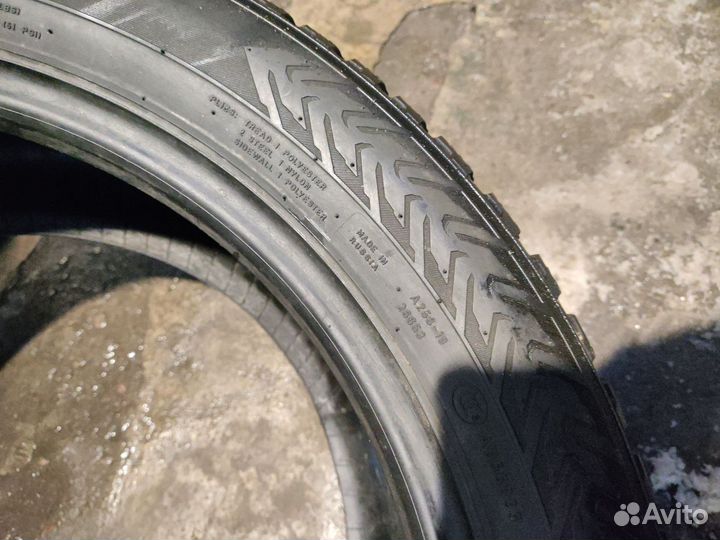 Nokian Tyres Hakkapeliitta 8 215/50 R17 93T