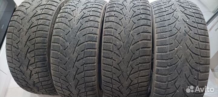 Toyo Observe G3-Ice 215/50 R17 и 215/50 R17 91