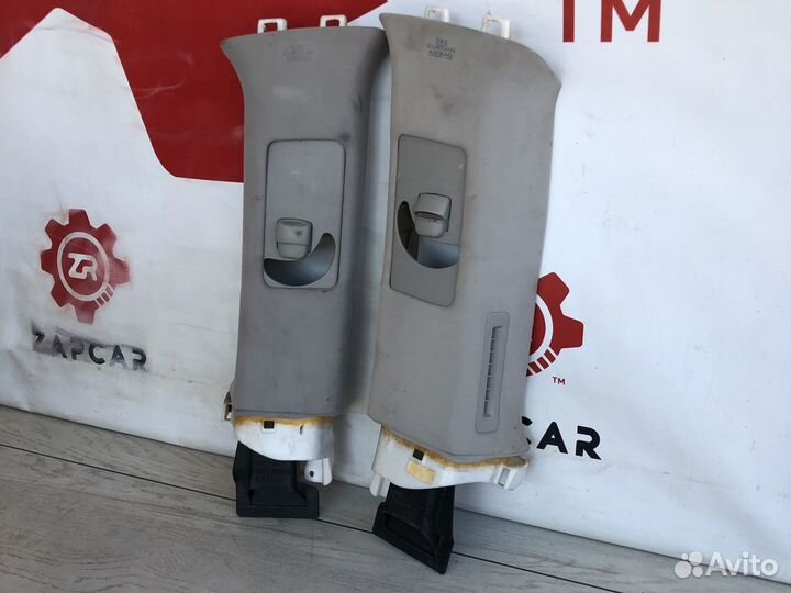 Toyota Land Cruiser 200 Обшивка центральной стойки