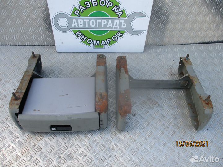 Подиум передних сидений Dodge Caravan 3 цена за шт