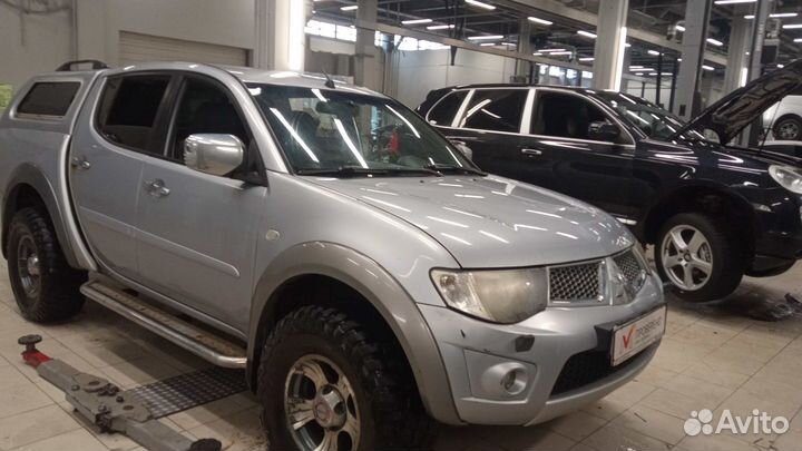 Mitsubishi L200 2.5 AT, 2012, 234 947 км