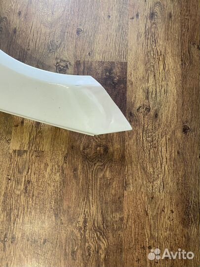 Крыло переднее левое Мерседес Е 200