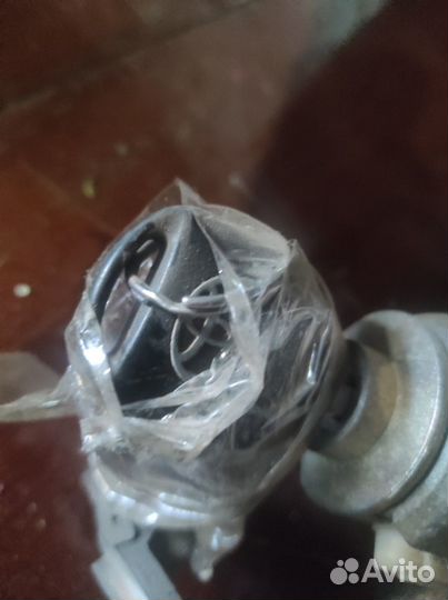 Замок зажигания Toyota Avensis 2