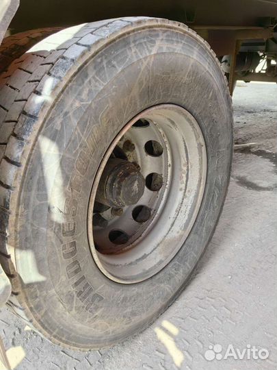 Шины 295 80 22.5 бу Bridgestone