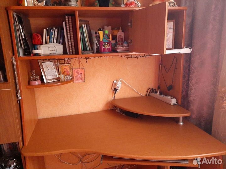 Компьютерный угловой стол