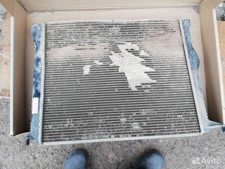 Радиатор на Рено Логан