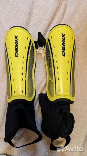 Футбольные щитки L