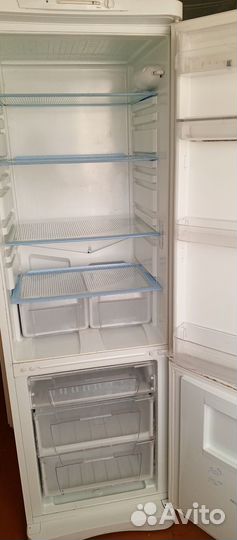 Холодильник indesit