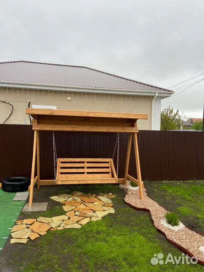 Садовая качеля деревянная