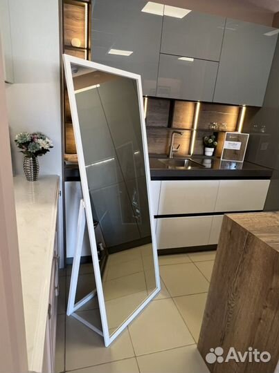 Зеркало напольное на подставке