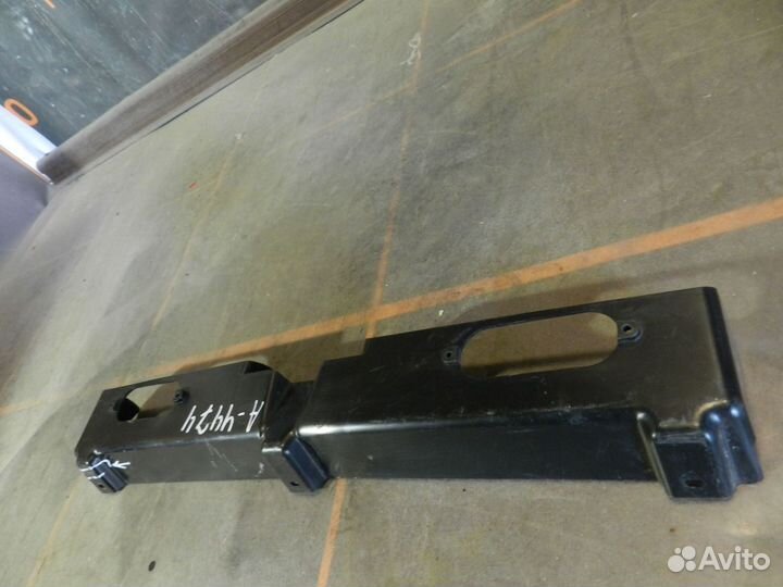 Кронштейн фонаря номерного знака - LADA 2110