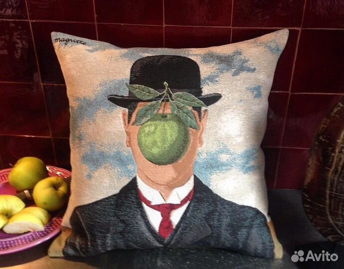 Подушка дизайнерская