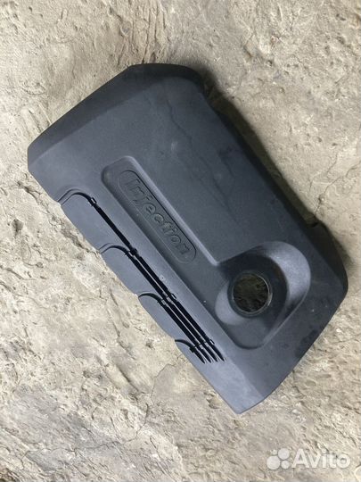 Декоративная крышка мотора Заз Шанс 1.3л