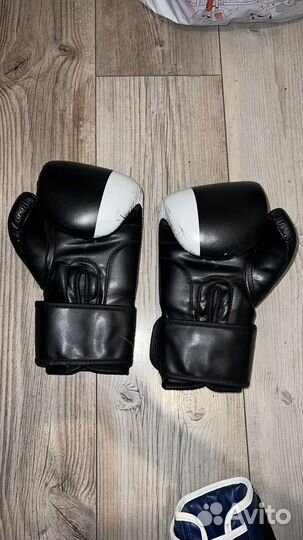Боксерские перчатки