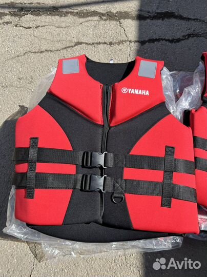 Спасательный жилет yamaha неопреновый новые