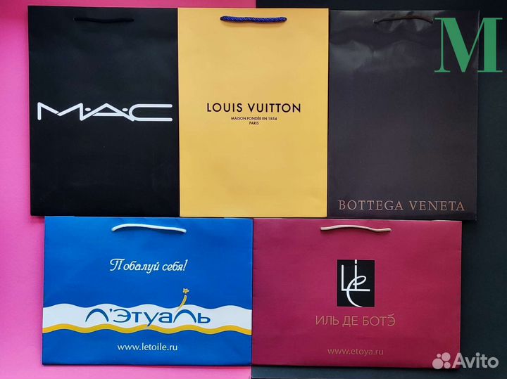 Брендовые пакеты (М) подарочные в ассортименте