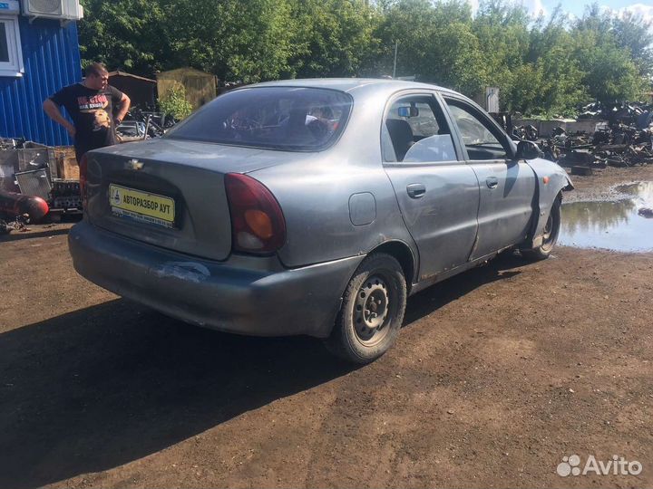 Стекло задней левой двери Chevrolet lanos 1.5