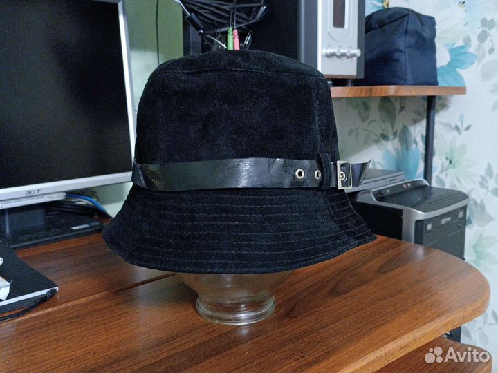 Головные уборы женские зимние