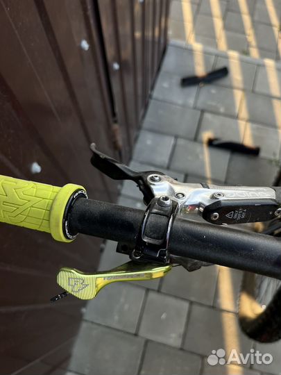 Велосипед GT Sensor 27.5