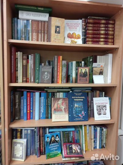 Свечи, иконы, литература