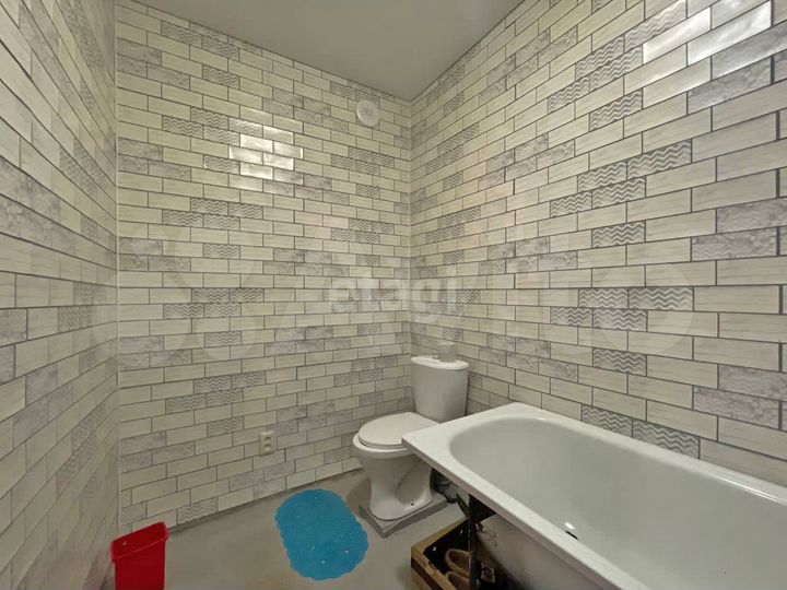 2-к. квартира, 63,6 м², 1/2 эт.