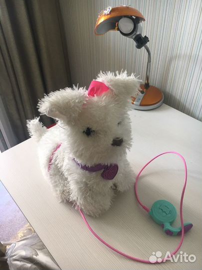 Игрушечная собачка на батарейках