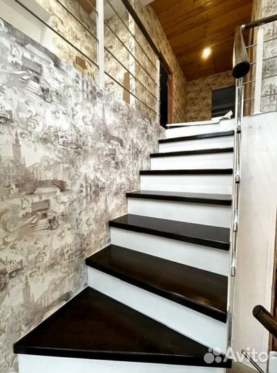 Лестница прямая на металлокаркасе