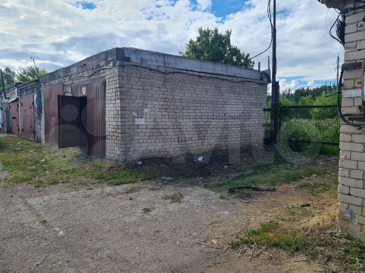 Гараж, > 30 м²