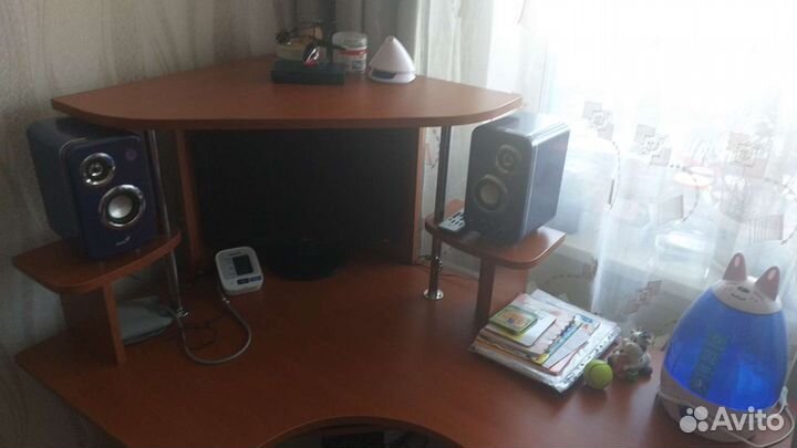 Компьютерный стол