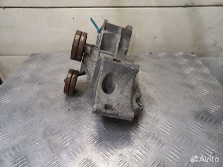 Кронштейн генератора Volkswagen Golf 4 1.4 BCA