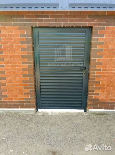 Роллетные ворота с калиткой