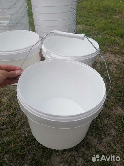 Ведра пластиковые б/у с ручками и крышками 12 литр