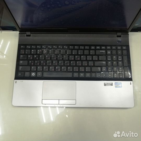 Samsung NP300E5A i3-2330M/6GB/128gbssd/GT520MX